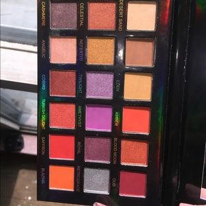 brand new HUDA BEAUTY pallet